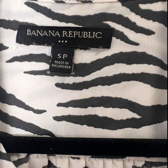 Banana Republic Zebra Print Tie-Neck Blouse Petite Small - Picture 3 of 4